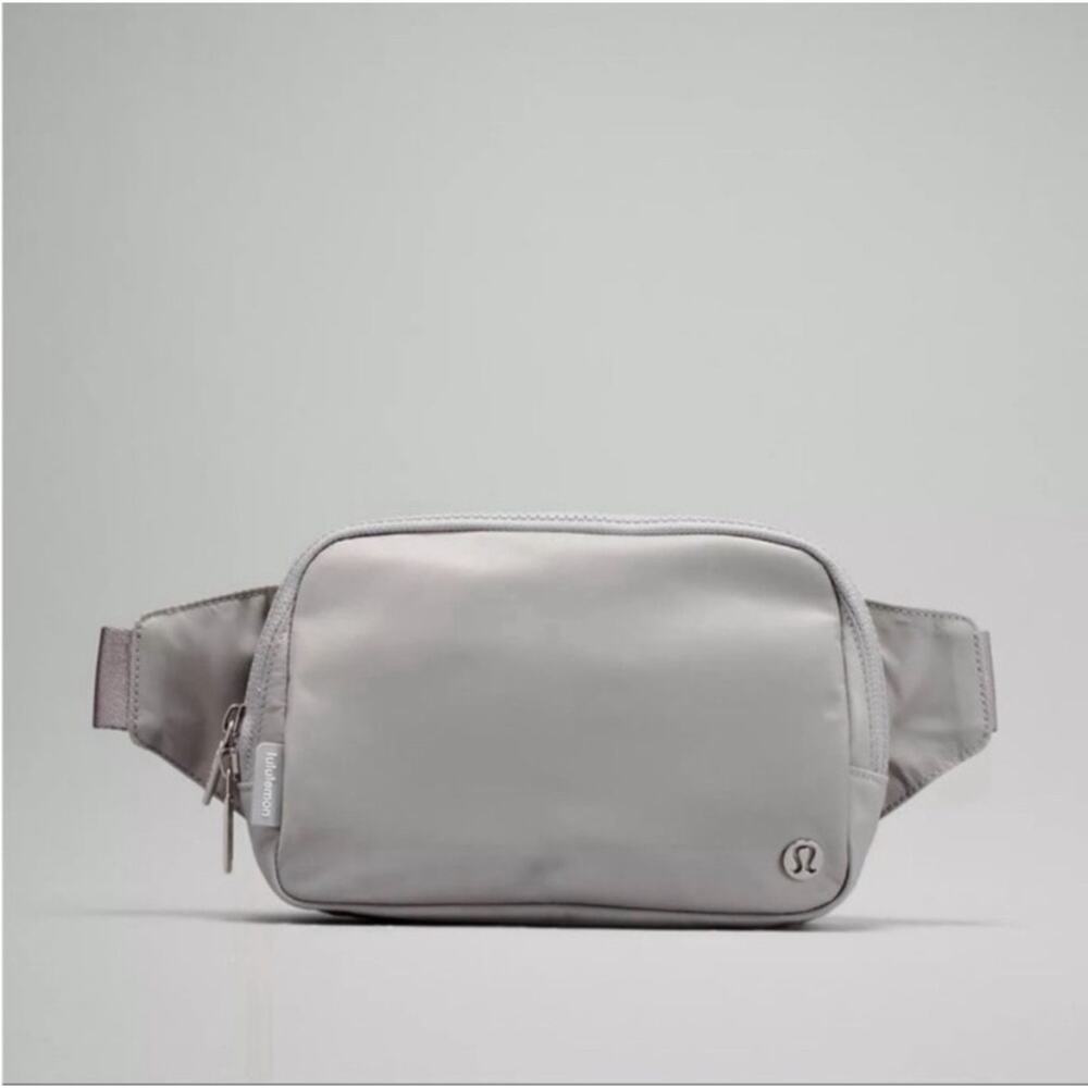 Lululemon Everywhere Belt Bag Large Silver Drop Light Gray